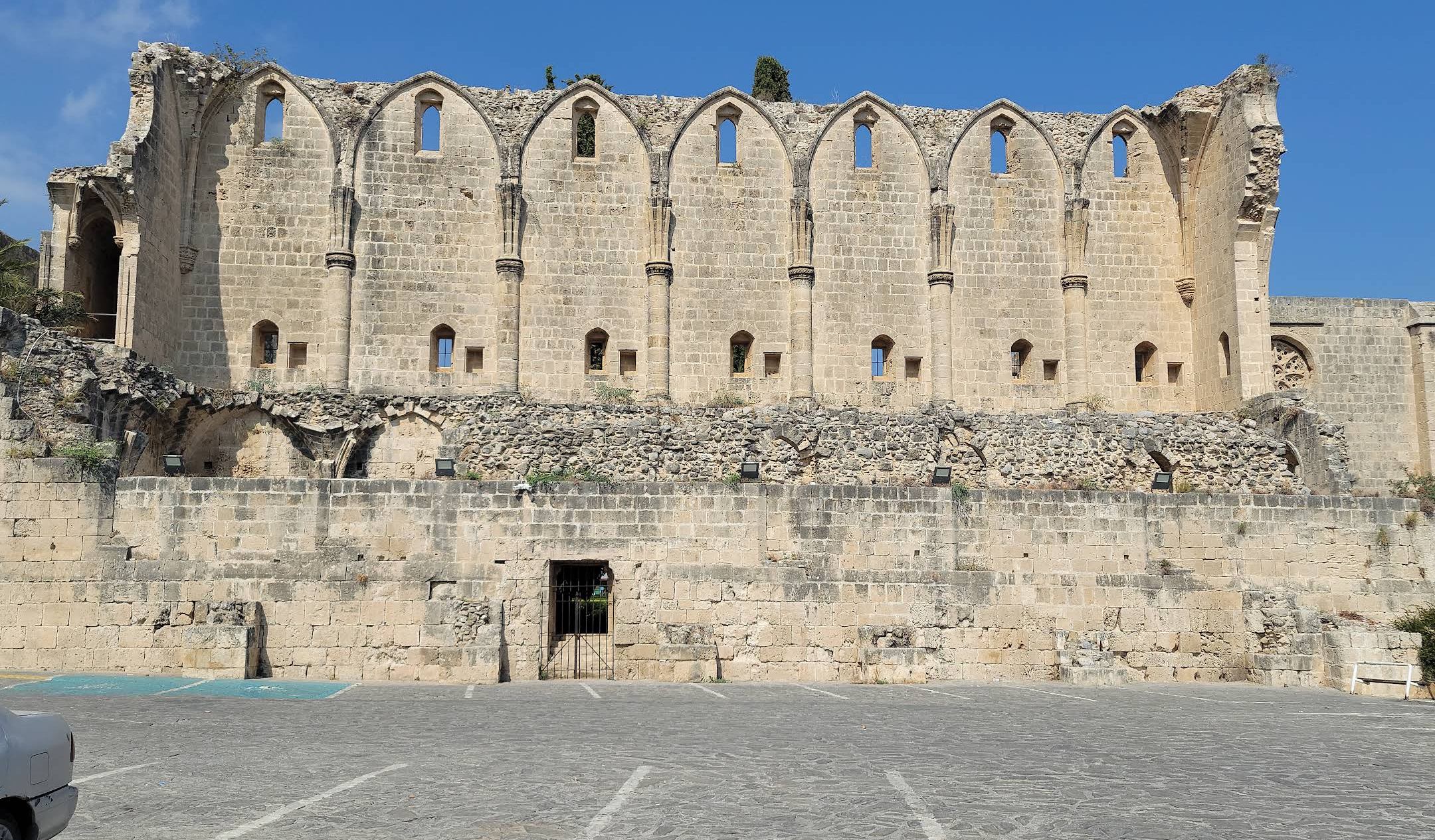Bellapais Manastırı