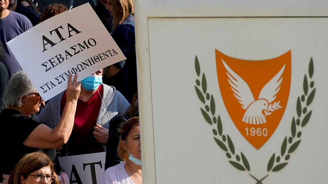 Kıbrıs’ta işverenler zorunlu maaş endekslemesine karşı