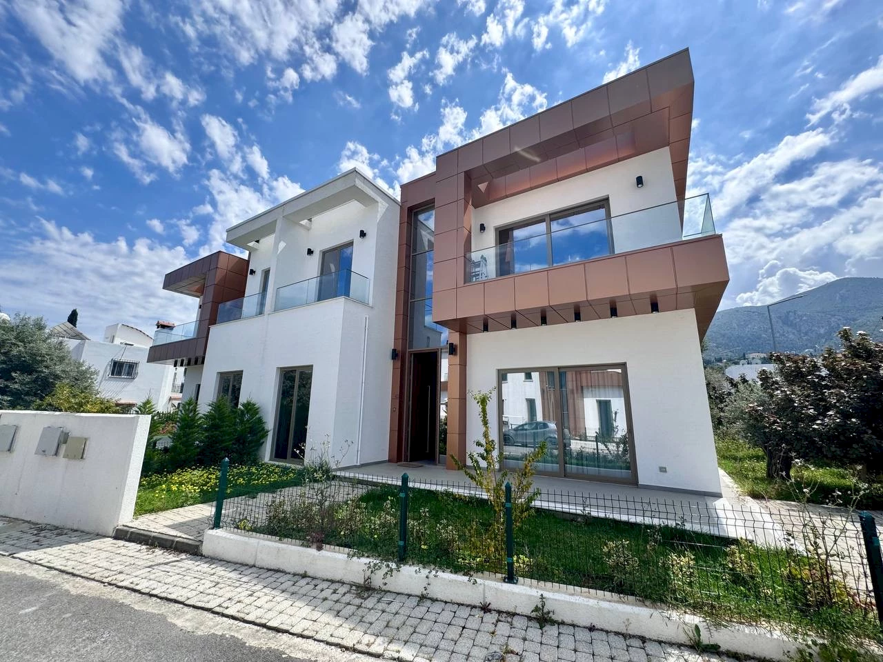 Ready villa with modern renovation and furniture in Ozankoy