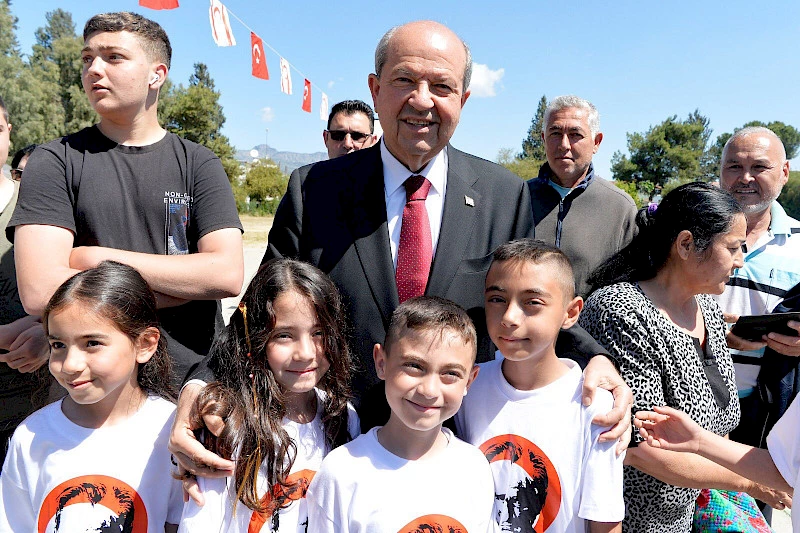 Turcijas Nacionālās Neatkarības dienas un Bērnu attēls