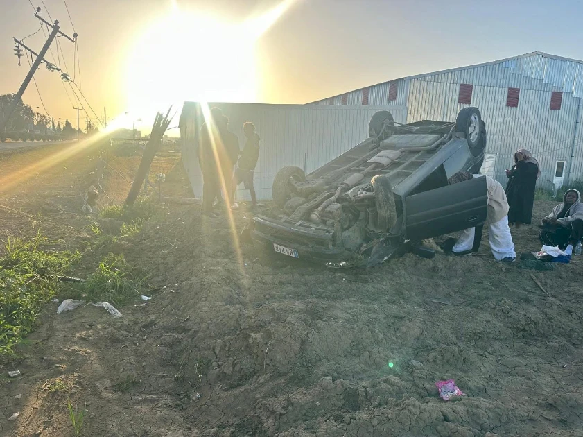 В Минареликёе перевернулся автомобиль