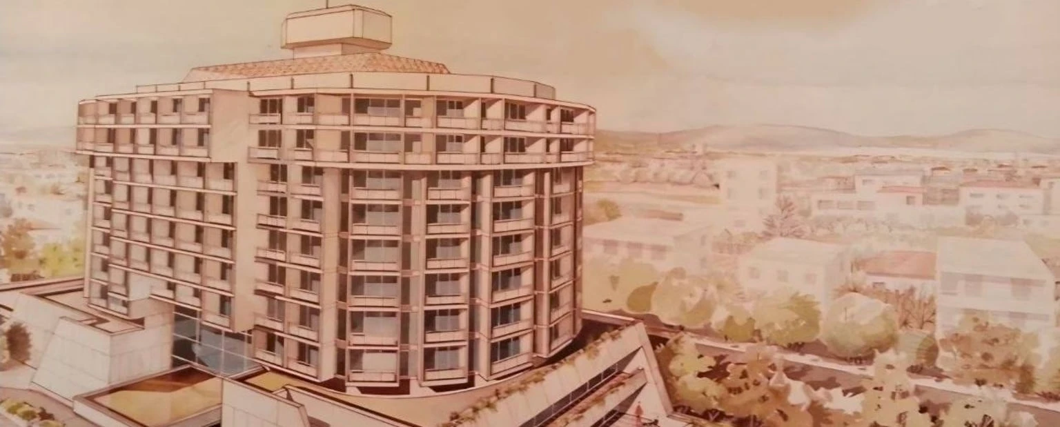 Traces of a Forgotten Dream: An Architectural and Historical Walk